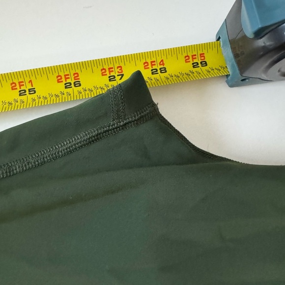 Alo Yoga High Waist Ripped Warrior Leggings Size Medium Hunter Green - Picture 14 of 14